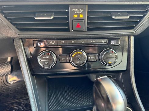 Used 2020 Volkswagen Jetta R-Line w/ R-Line Cold Weather Package FWD image 24