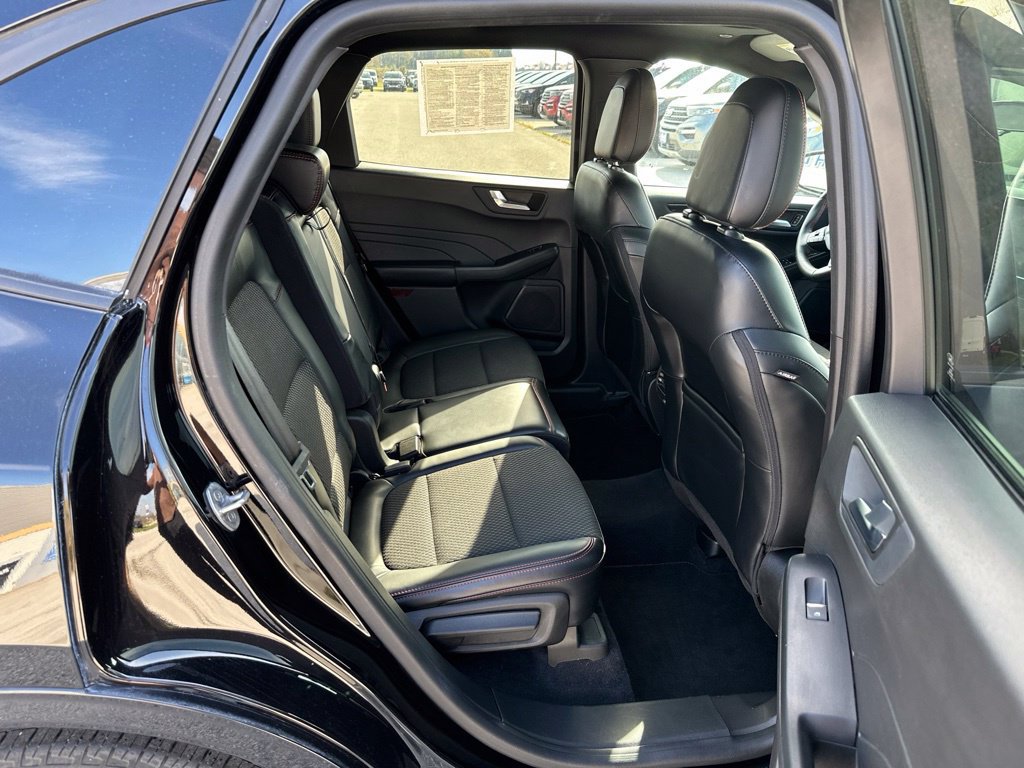Used 2023 Ford Escape ST-Line w/ Tech Pack #1 AWD/4WD image 16
