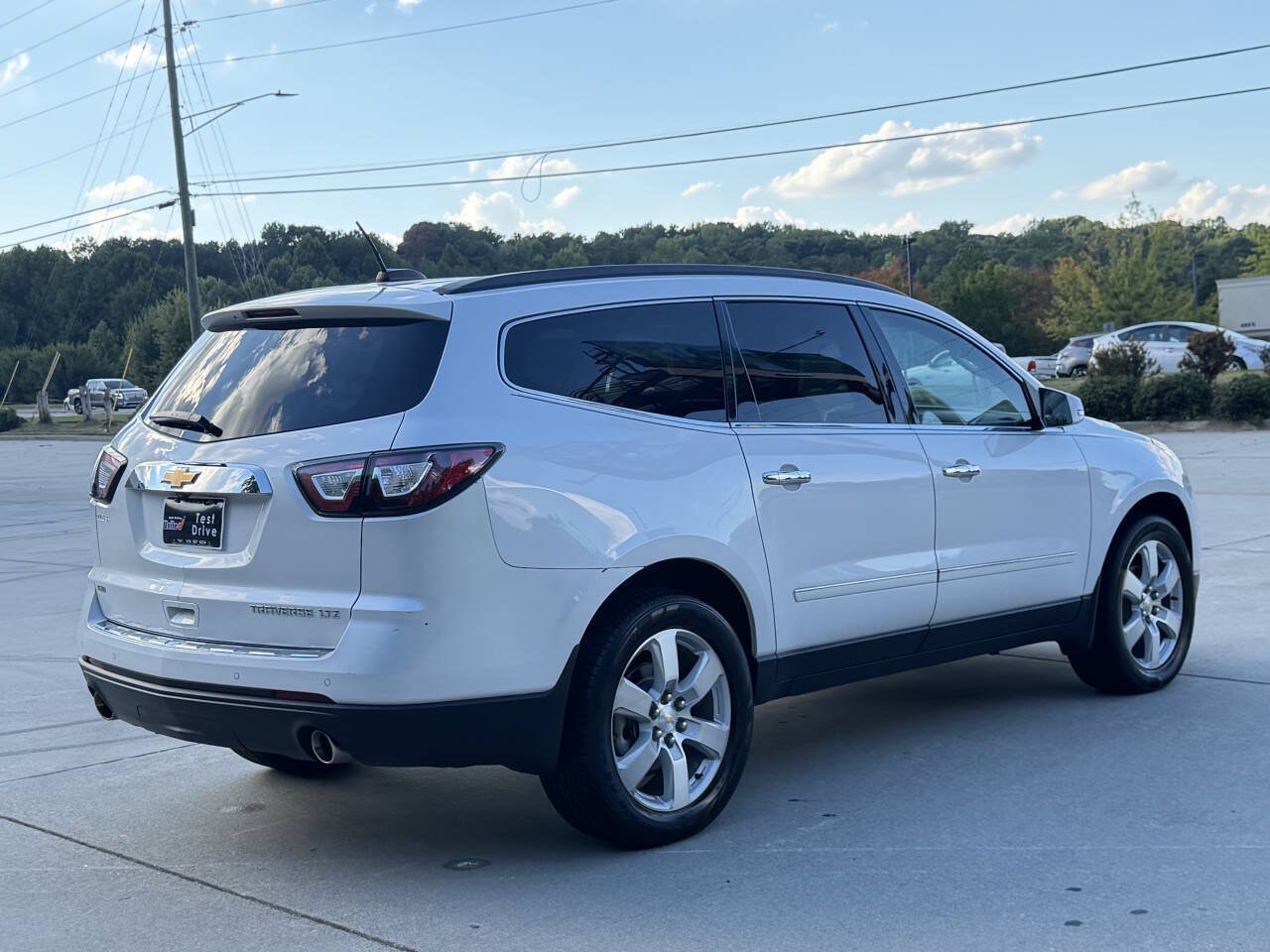 Used 2016 Chevrolet Traverse LTZ AWD/4WD image 25