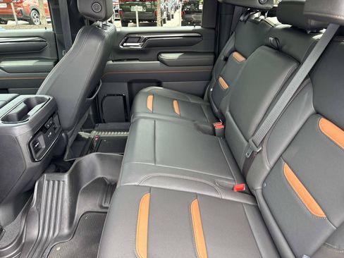 Used 2024 GMC Sierra 2500 AT4 w/ AT4 Premium Plus Package AWD/4WD image 32