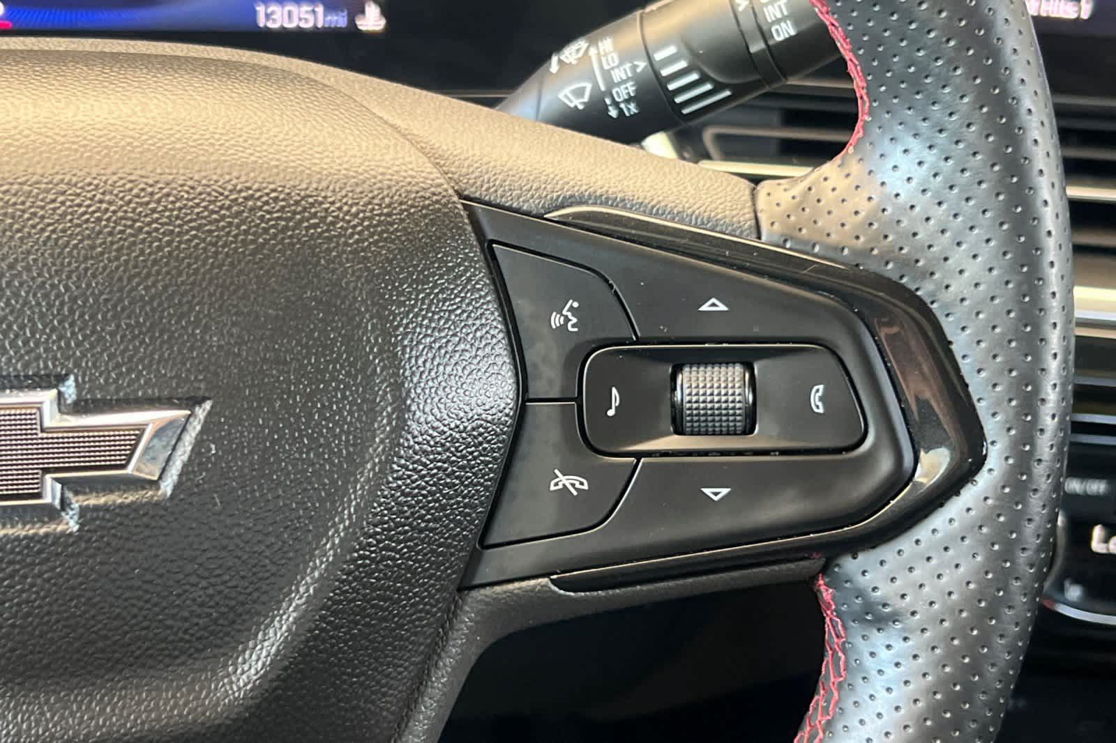 Used 2024 Chevrolet Trax RS w/ Sunroof Package FWD image 26
