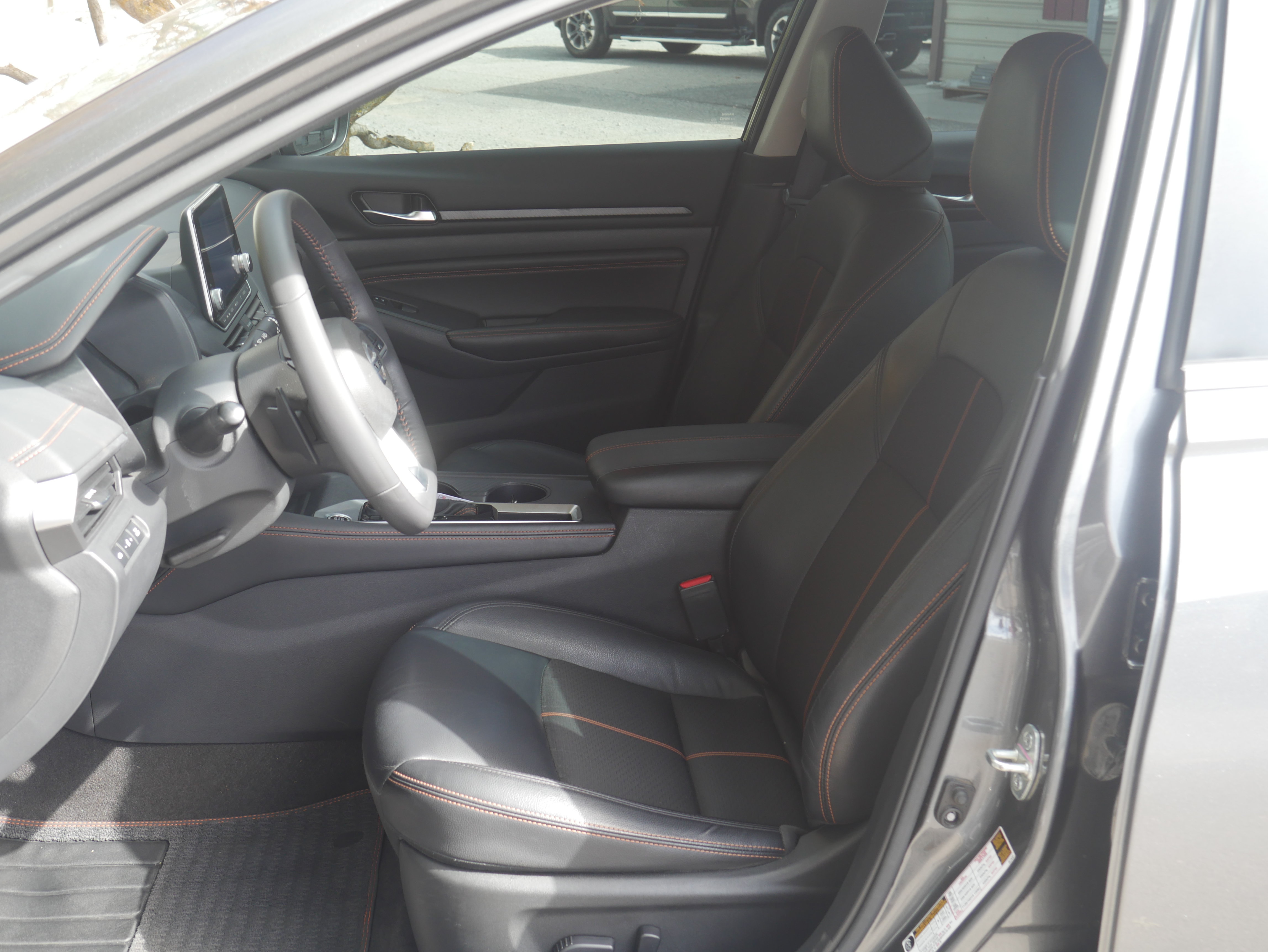 Certified 2022 Nissan Altima 2.5 SR FWD image 3