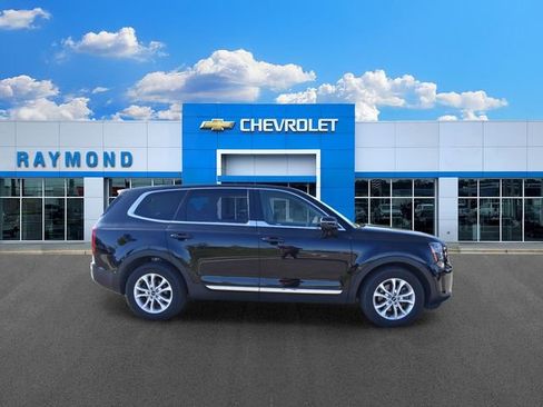 Used 2022 Kia Telluride LX AWD/4WD image 2
