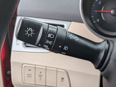 Used 2014 Hyundai Elantra SE w/ Option Group 02 FWD image 16