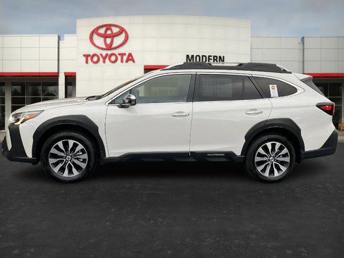 Used 2025 Subaru Outback Touring image 2