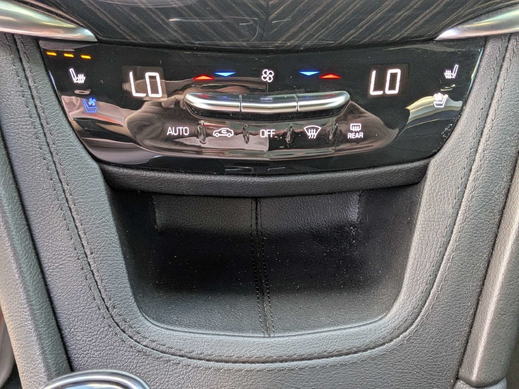 Used 2022 Cadillac XT6 Premium Luxury w/ Technology Package FWD image 29
