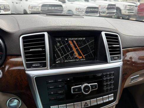 Used 2014 Mercedes-Benz GL 550 4MATIC image 45