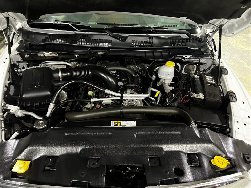 Used 2022 RAM 1500 Classic SLT AWD/4WD image 30