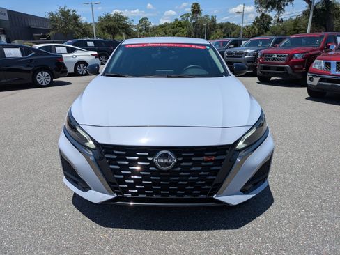 Certified 2025 Nissan Altima 2.5 SR FWD image 9