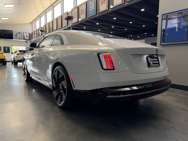 Used 2025 Rolls-Royce Spectre w/ Spectre Launch Package AWD/4WD image 7