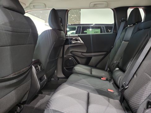 New 2026 Mitsubishi Outlander ES FWD image 11