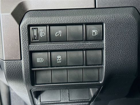 Used 2025 Toyota 4Runner SR5 AWD/4WD image 17