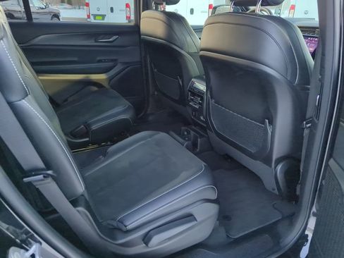 Used 2025 Jeep Grand Cherokee L Altitude image 37