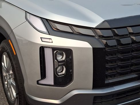 Certified 2024 Hyundai Palisade SEL FWD image 9