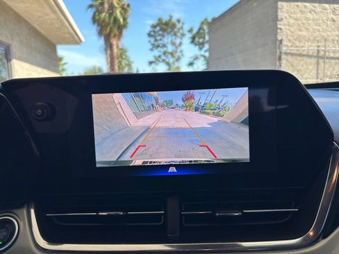 Used 2025 Chevrolet Trax LT FWD image 22