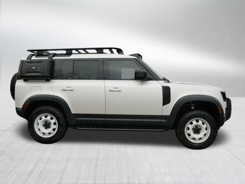 Used 2024 Land Rover Defender 110 S image 4
