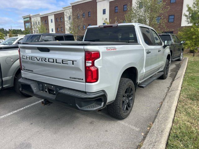 Used 2022 Chevrolet Silverado 1500 Custom Trail Boss w/ LPO, Dark Essentials Package AWD/4WD image 5