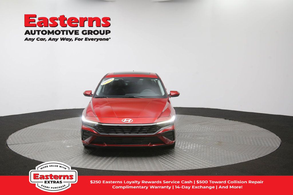 Used 2025 Hyundai Elantra SEL FWD image 55