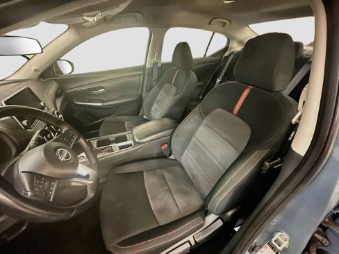 Used 2025 Nissan Sentra SR FWD image 13