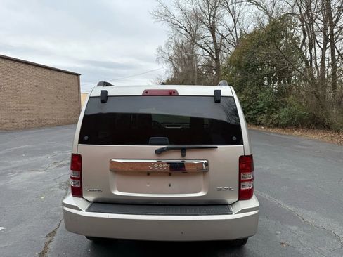 Used 2008 Jeep Liberty Limited w/ Premium Group image 5