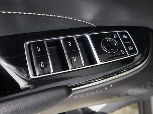 Used 2024 Cadillac Lyriq Tech RWD image 37