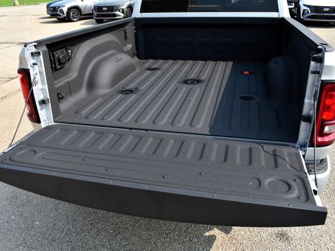 New 2026 RAM 2500 Tradesman AWD/4WD image 16