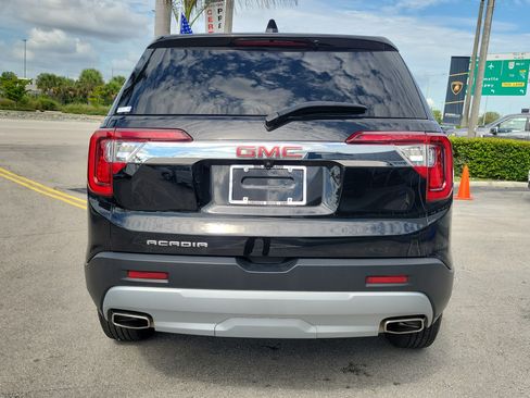 Used 2023 GMC Acadia SLE FWD image 6