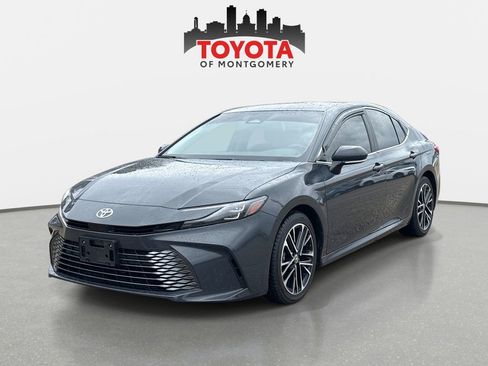 Used 2025 Toyota Camry XLE image 7