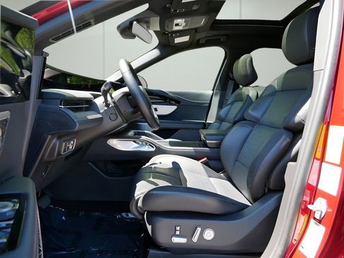 Used 2025 Lincoln Nautilus Reserve AWD/4WD image 9
