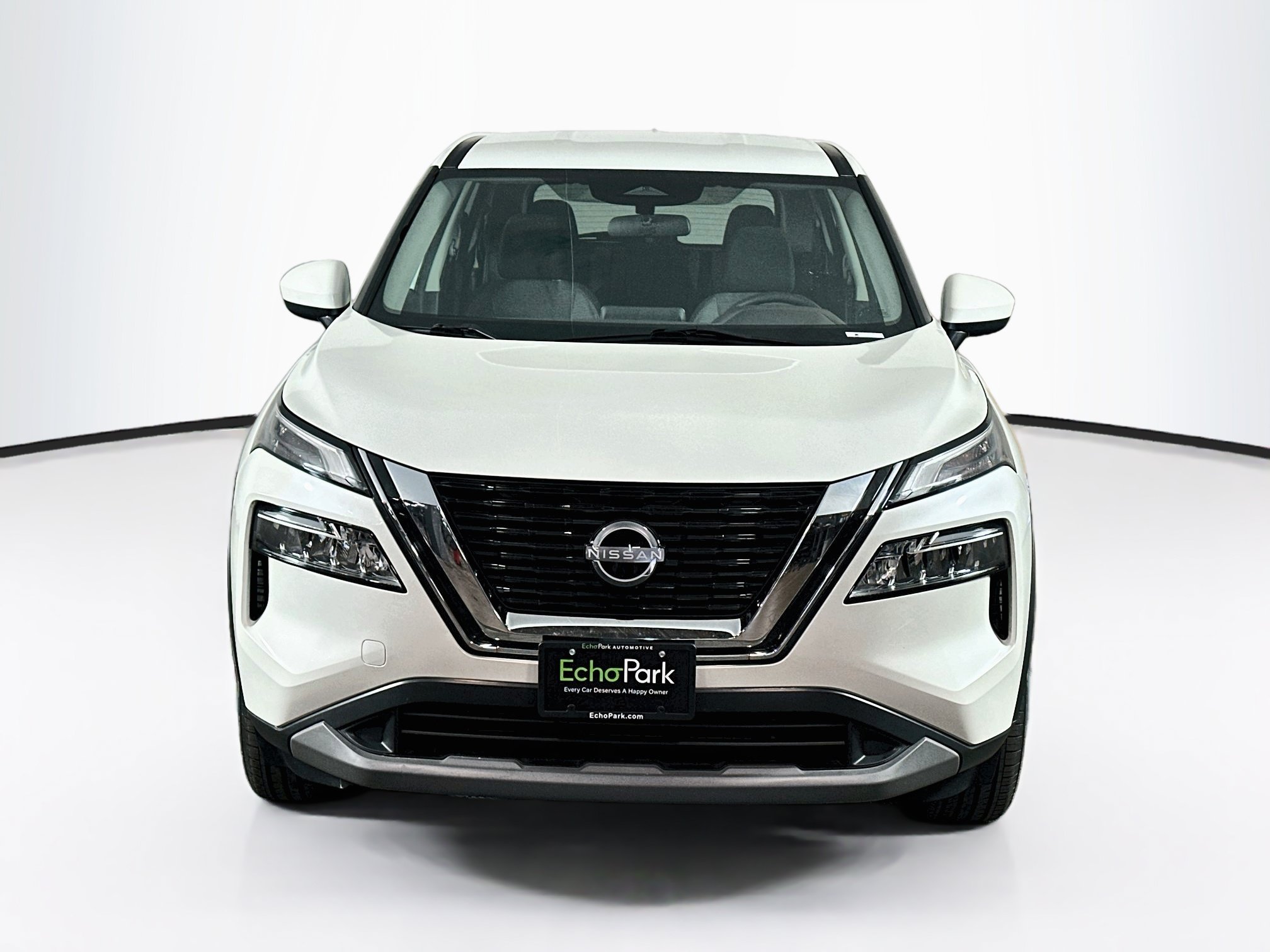 Used 2023 Nissan Rogue SV FWD image 2