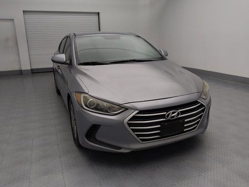 Used 2017 Hyundai Elantra SE image 14
