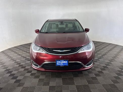 Used 2018 Chrysler Pacifica Touring Plus FWD image 3