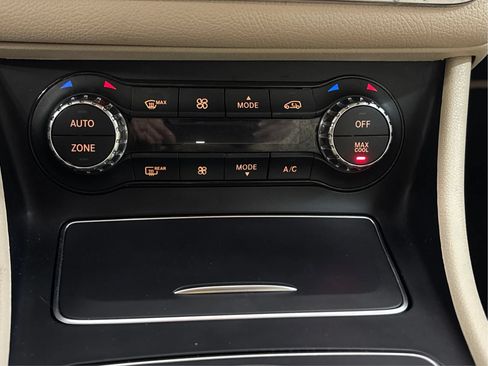 Used 2019 Mercedes-Benz GLA 250 4MATIC image 35