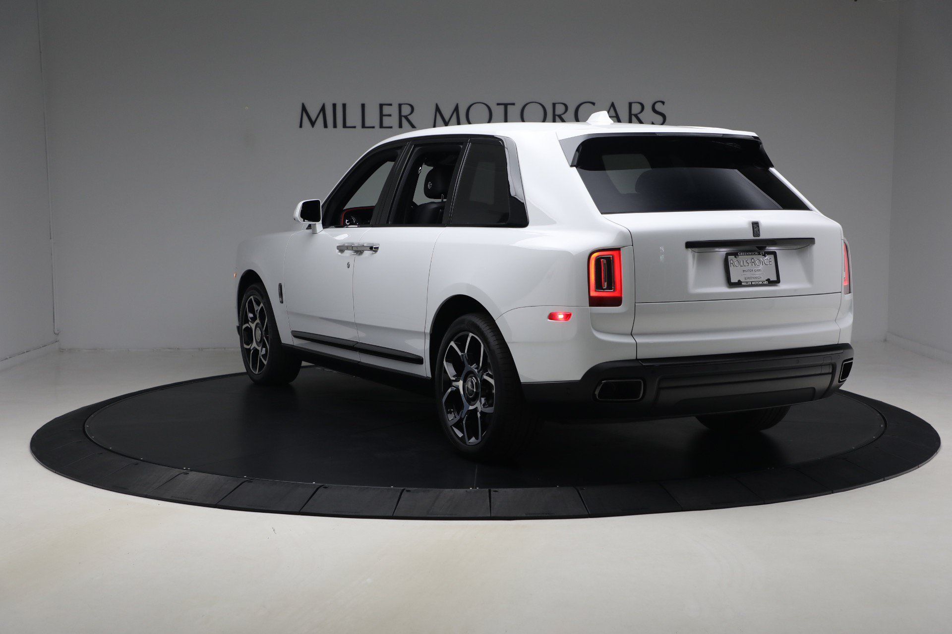 Certified 2020 Rolls-Royce Cullinan Black Badge AWD/4WD image 7