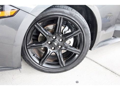 Used 2018 Ford Mustang Coupe w/ Black Accent Pkg RWD image 28