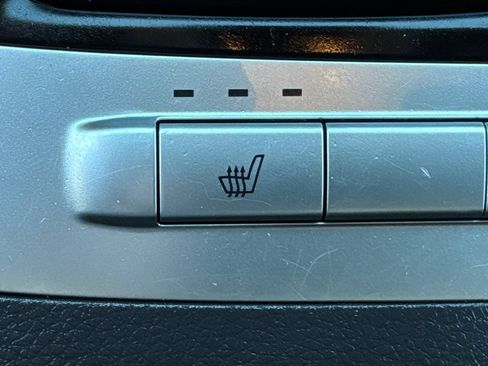 Used 2024 Kia Carnival LX FWD image 30