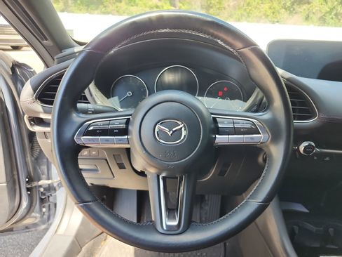 Used 2023 MAZDA MAZDA3 s image 9