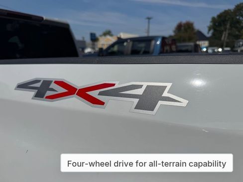 Used 2023 Chevrolet Silverado 1500 Custom image 32