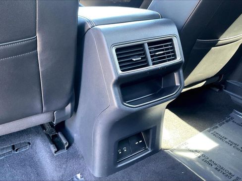 Used 2024 Volkswagen Atlas Cross Sport SE FWD image 36