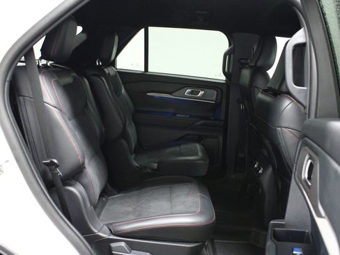 Used 2025 Ford Explorer ST AWD/4WD image 16