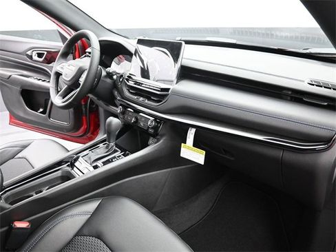 New 2026 Jeep Compass Latitude image 24