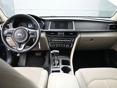 Used 2018 Kia Optima LX w/ 17" Alloy Wheels Package image 12