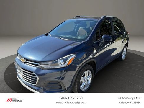 Used 2018 Chevrolet Trax LT w/ LT Convenience Package image 1