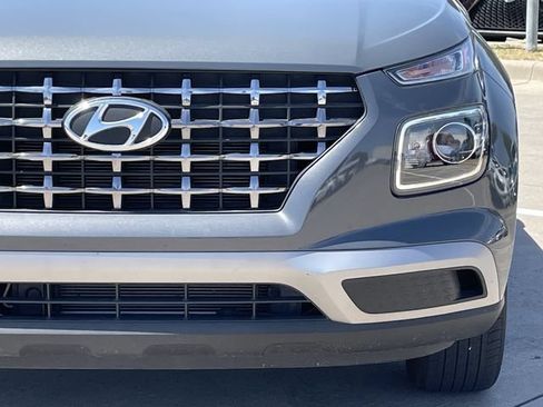 Used 2024 Hyundai Venue SEL FWD image 7