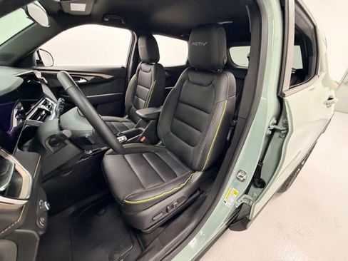Certified 2025 Chevrolet TrailBlazer ACTIV w/ Driver Confidence Package AWD/4WD image 9
