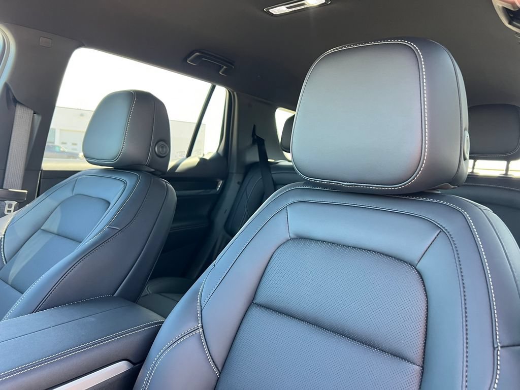 New 2027 GMC Terrain Elevation w/ Elevation Premium Package AWD/4WD image 10