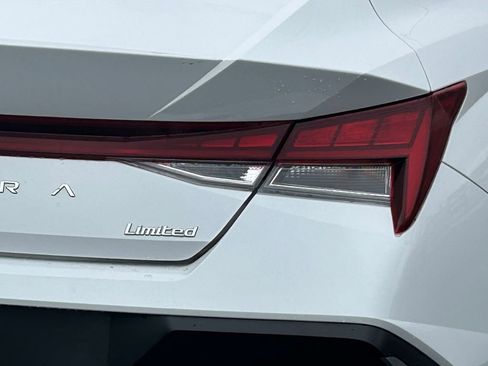 Used 2024 Hyundai Elantra Limited FWD image 5