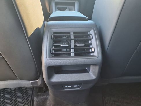 Used 2026 Volkswagen Tiguan SE R-Line image 19