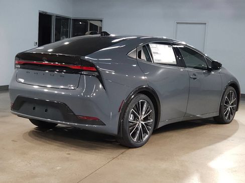 New 2026 Toyota Prius XLE FWD image 7