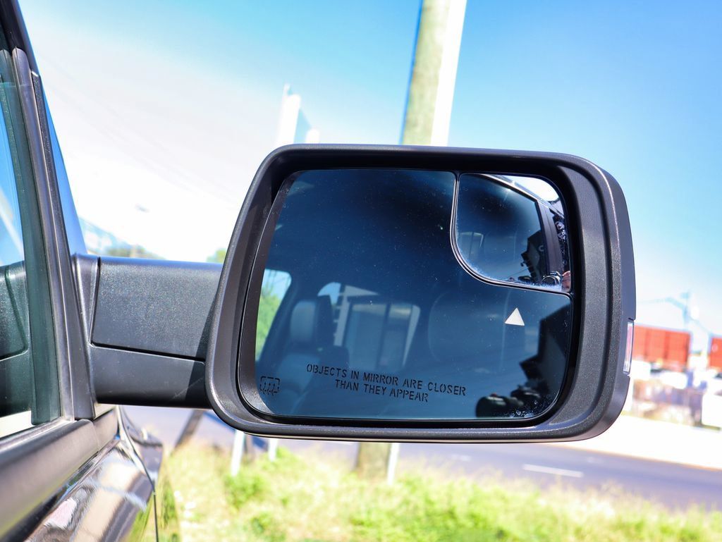 Used 2023 RAM 1500 Laramie AWD/4WD image 15